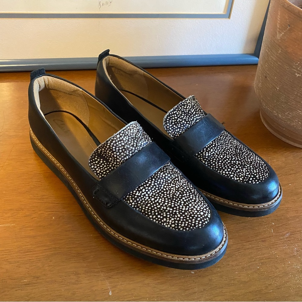 Clarks Avalee Artisan Loafers, Black Leather Flats with Spotted Calf Hair Top